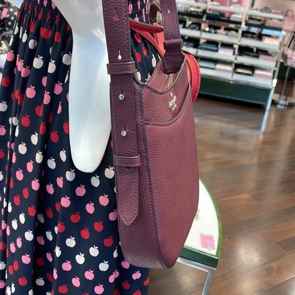 Kate Spade leila north south crossbody
Sherrywood - Picture 3 of 16